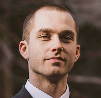Thomas Whitfield 暗号市場エキスパート トレーディングアナリストの肖像